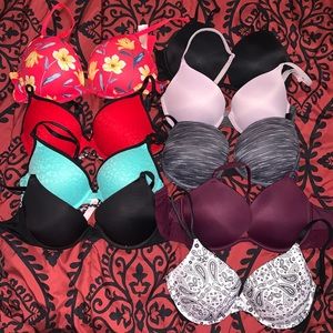9 Victoria’s Secret bras 32D